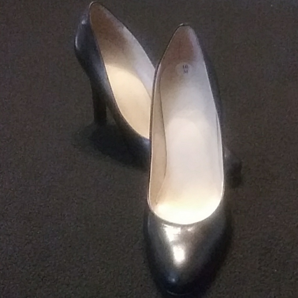 Lauren Ralph heels